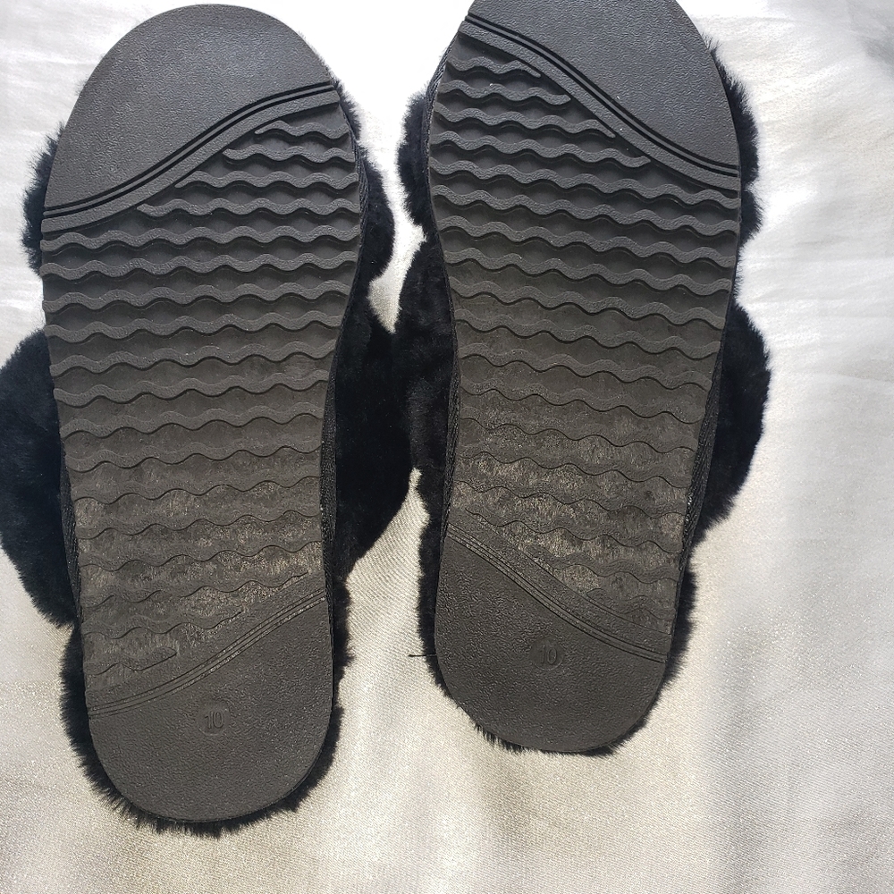 PATRICIA GREEN Mt. Hood Shearling Crisscross Slippers - Picture 5 of 7